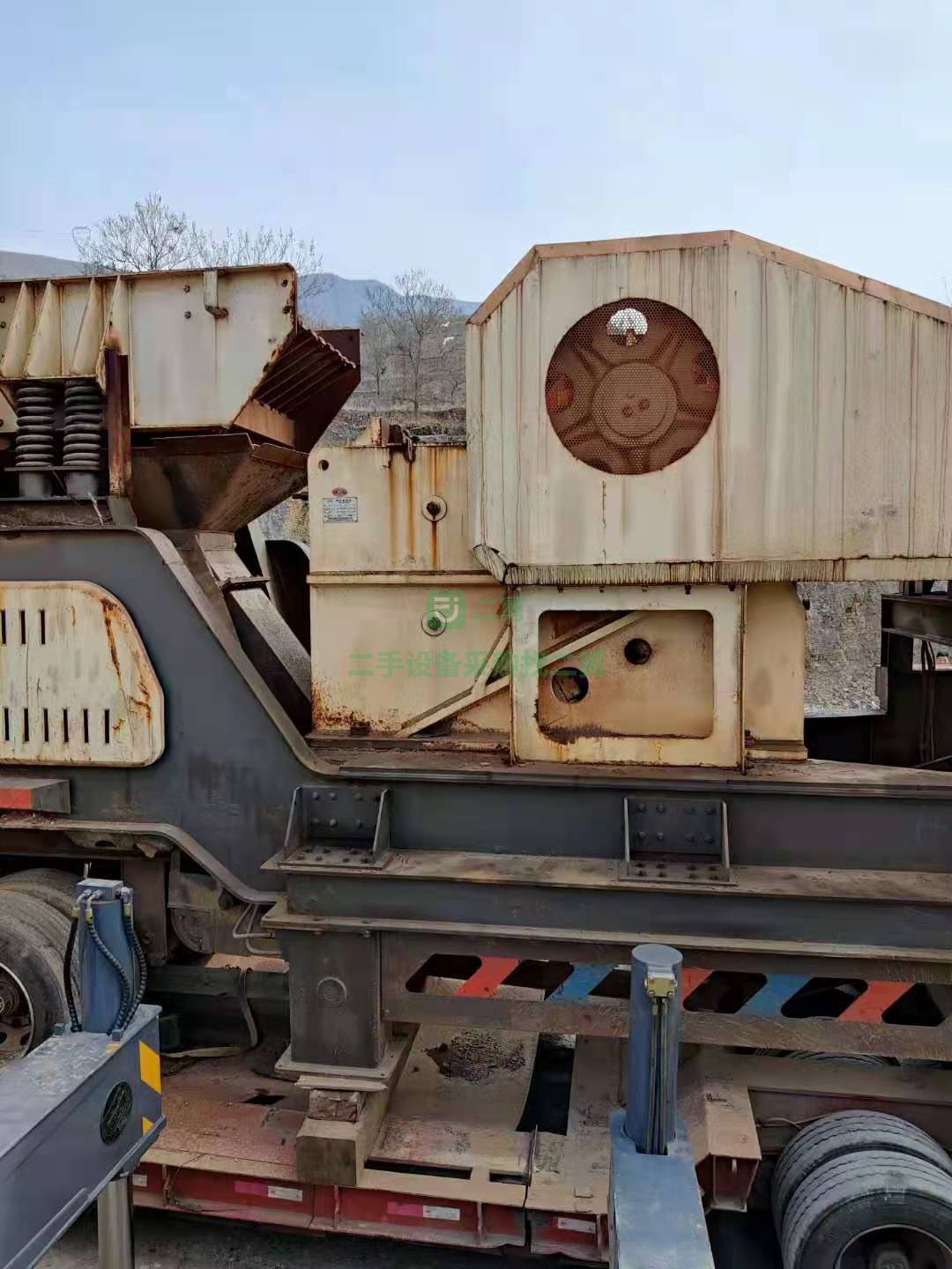 出售一套歐版750X1060移動破碎機，配400圓錐 2160振動篩