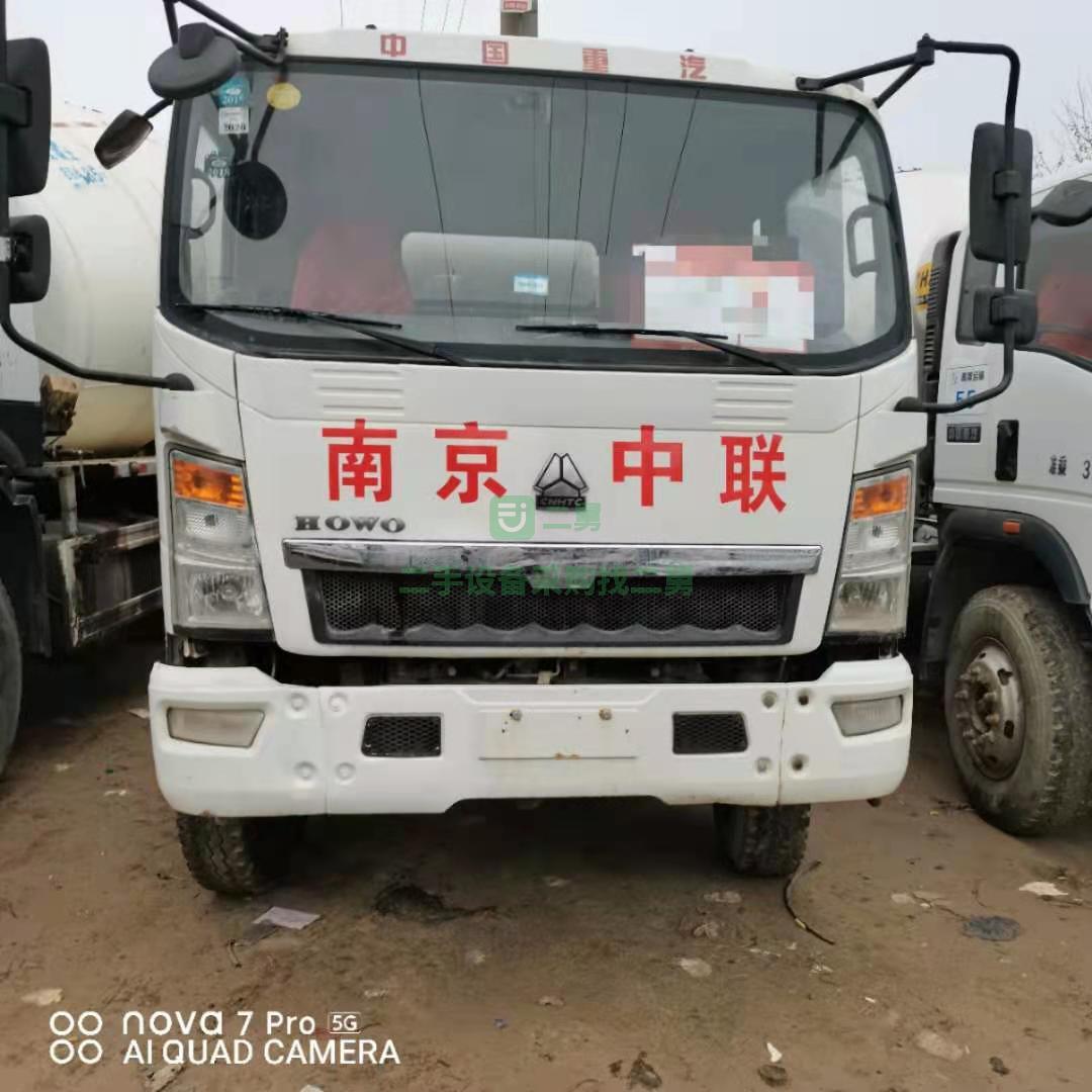 急售一臺17年國五8方單橋車攪拌車，豪沃