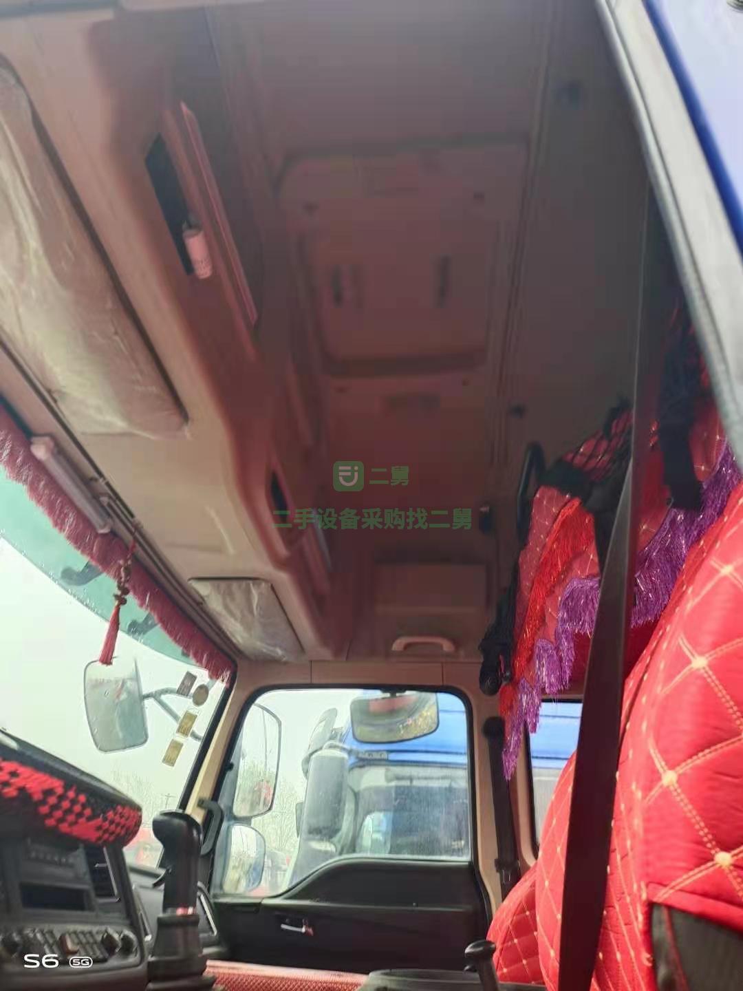 出售多臺19年4月歐曼ETX牽引車