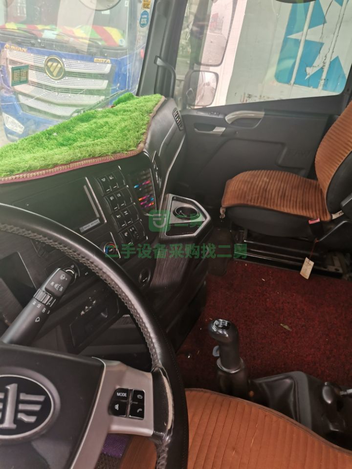 出售18年跑車解放JH6燃氣車430馬力牽引車