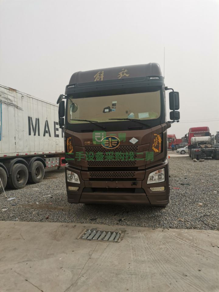 出售18年跑車解放JH6燃氣車430馬力牽引車