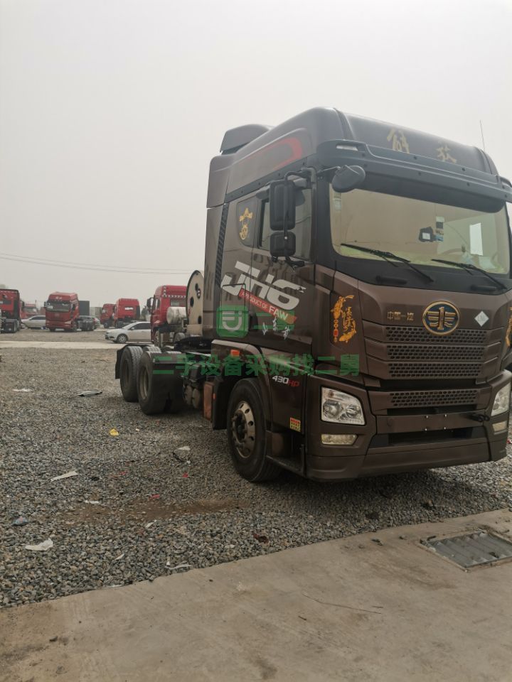 出售18年跑車解放JH6燃氣車430馬力牽引車