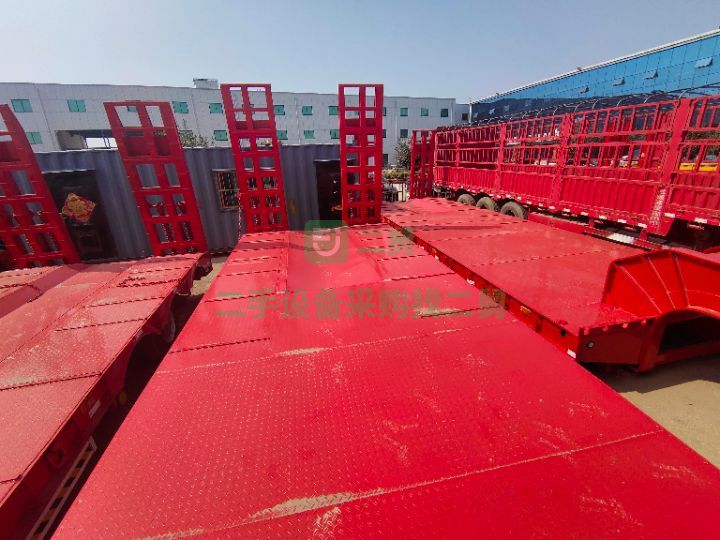 山東出售二手的九成新的半掛車(chē)