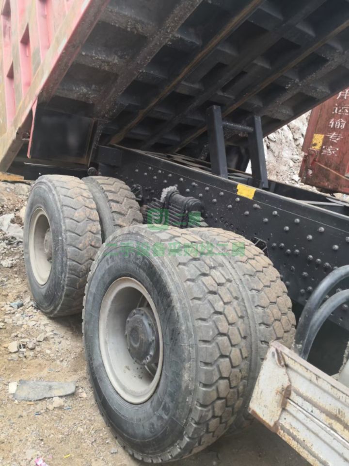 出售無手續國五礦山版歐曼后八輪自卸車