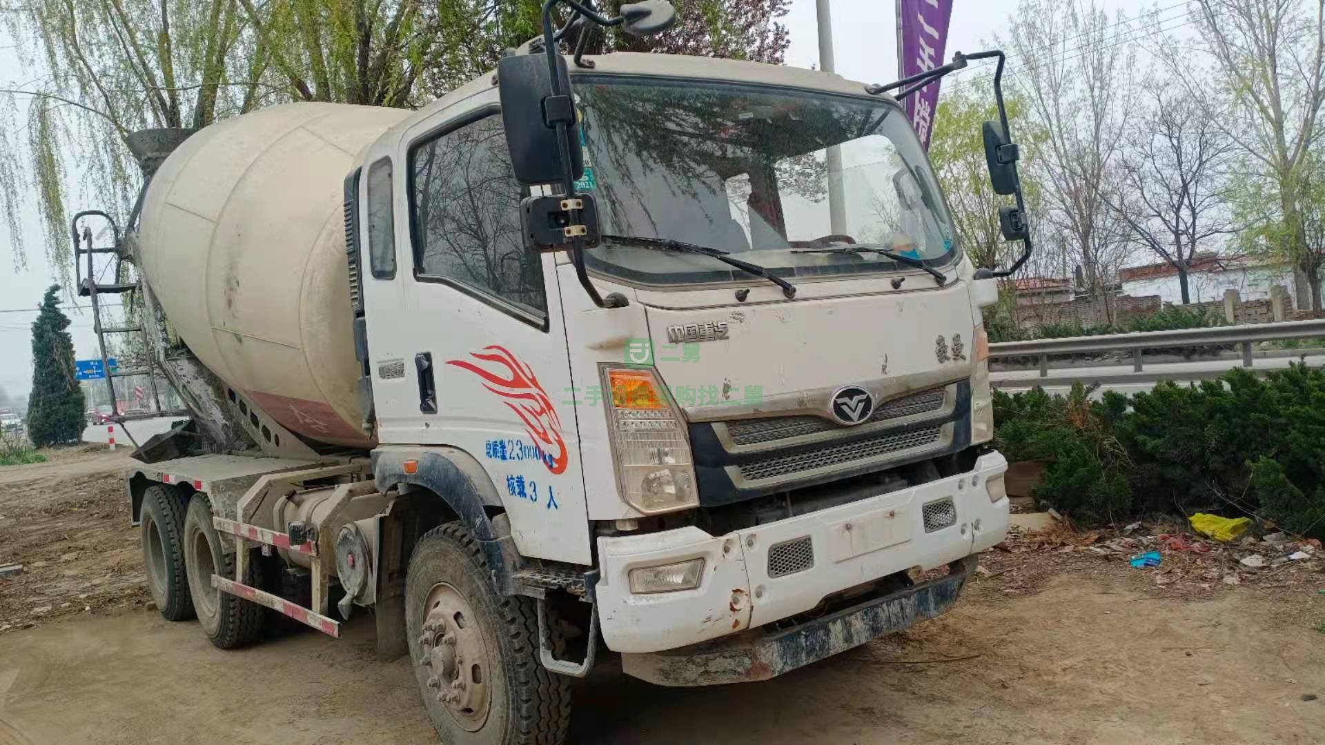 急售一臺18年國五10方罐攪拌車，沒洗沒刷