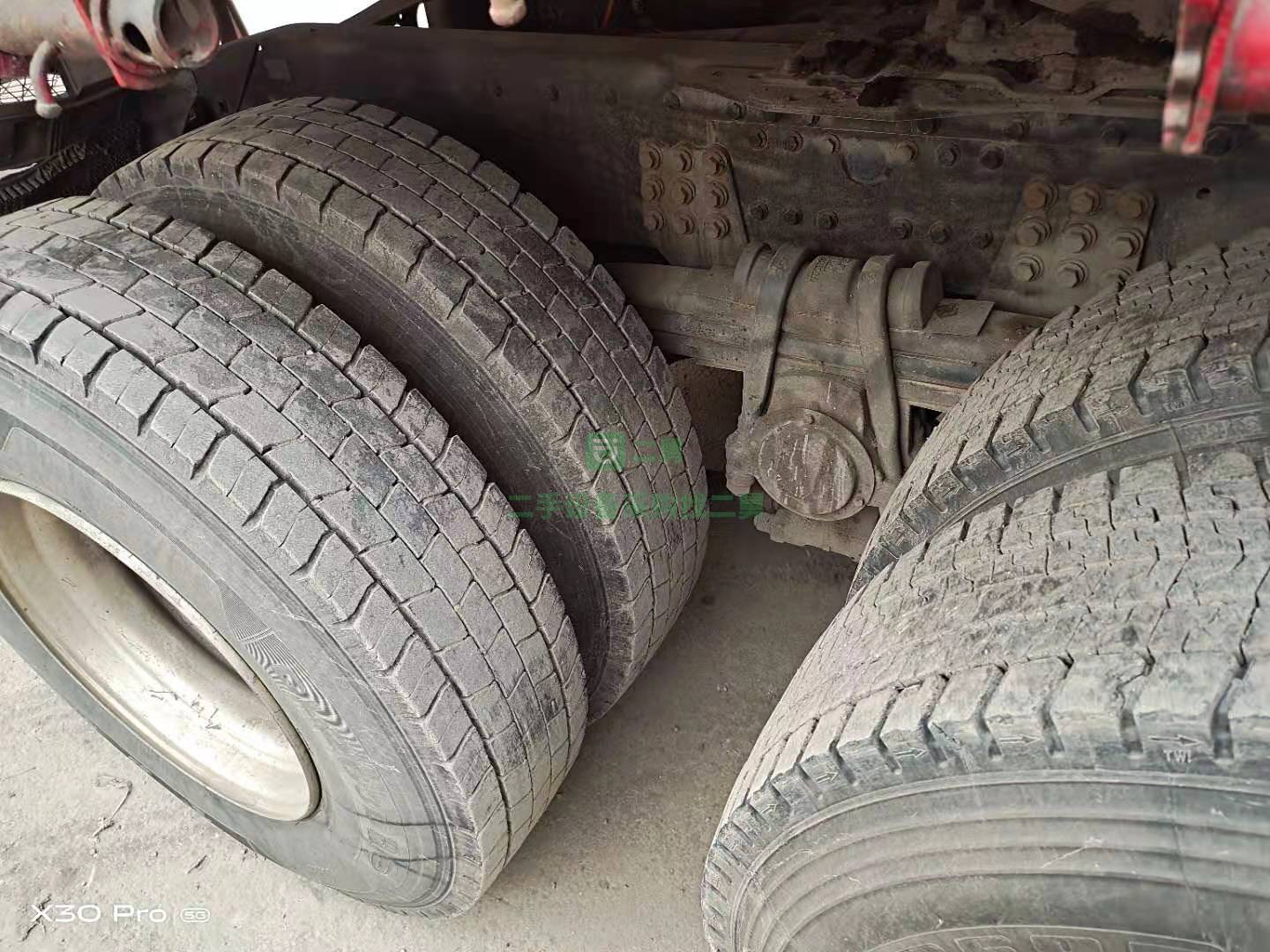 出售一臺18年6月上牌雷諾發動機牽引車，沃爾沃14檔變速箱，帶同年份13米高低板高欄