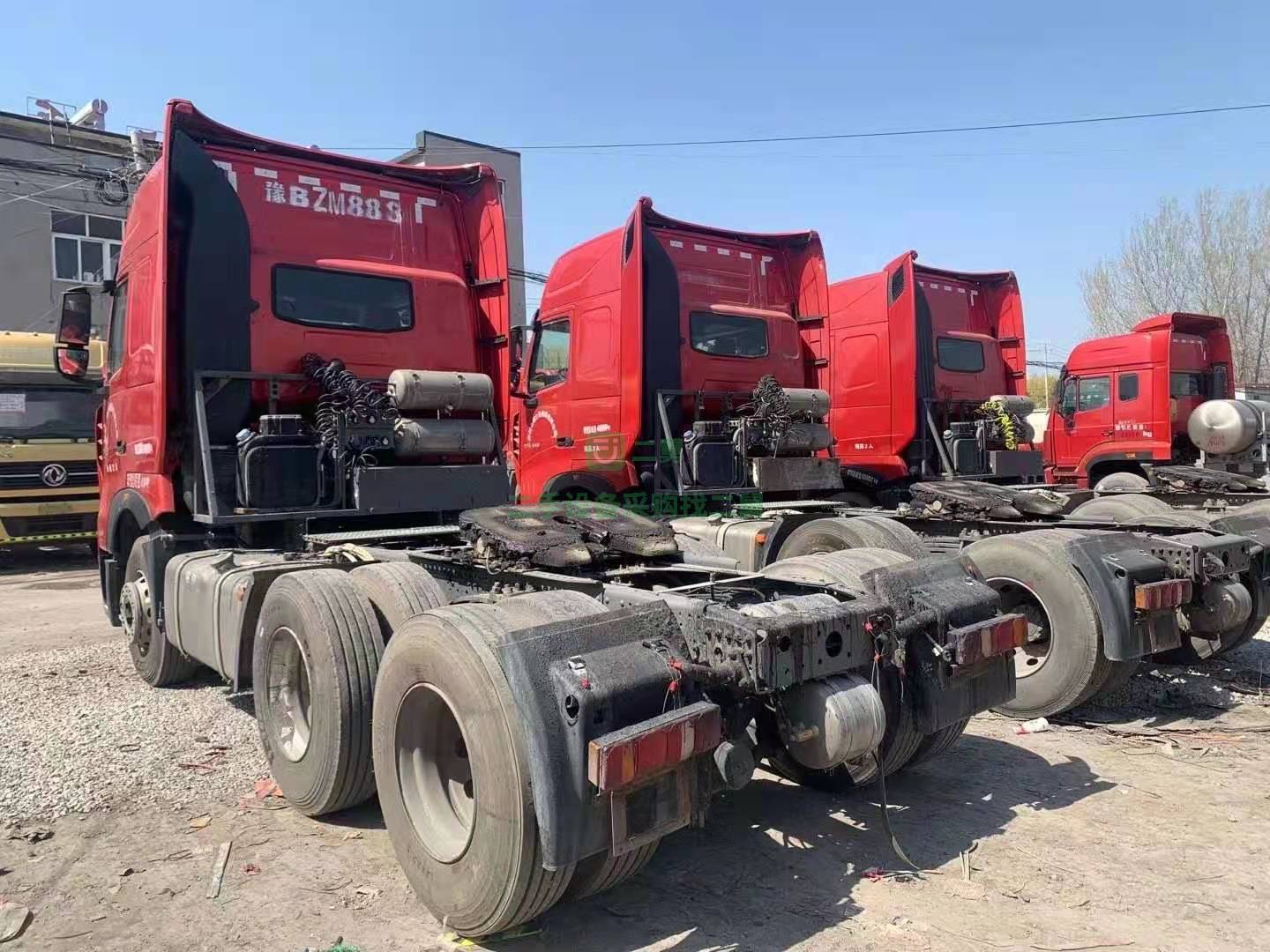 急售一臺(tái)豪沃T7-440馬力17年10月牽引車，國五排放，德國曼發(fā)動(dòng)機(jī)