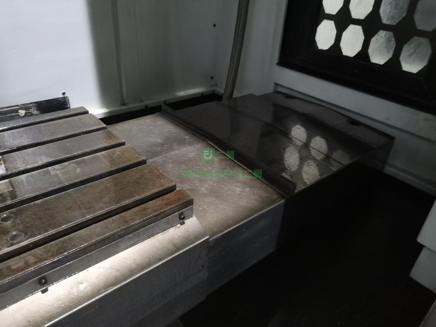 出售4臺鴻金順850加工中心三菱M70系統