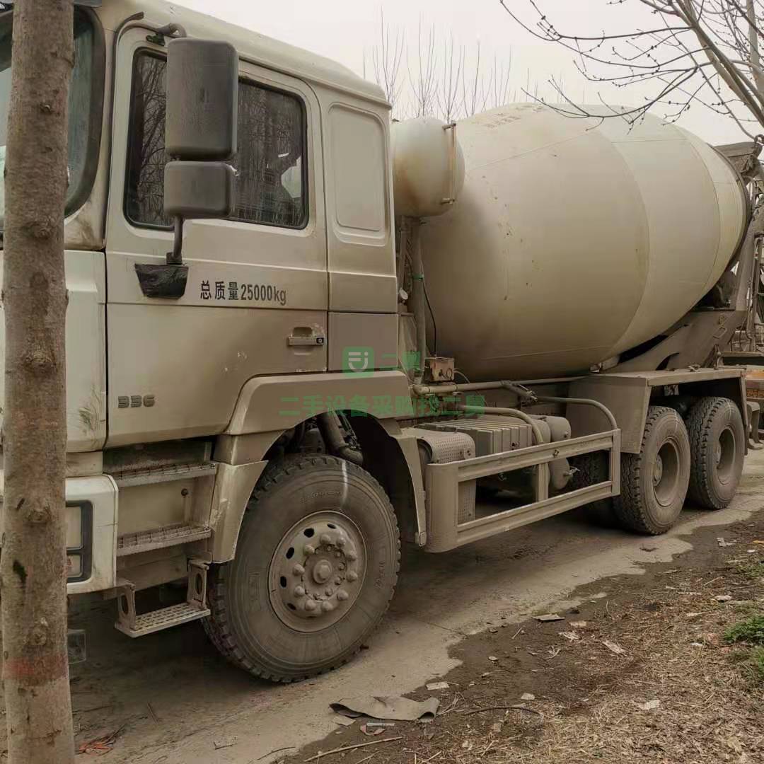 出售一臺16年9月德龍國四排放336馬力攪拌車，PMP減速機