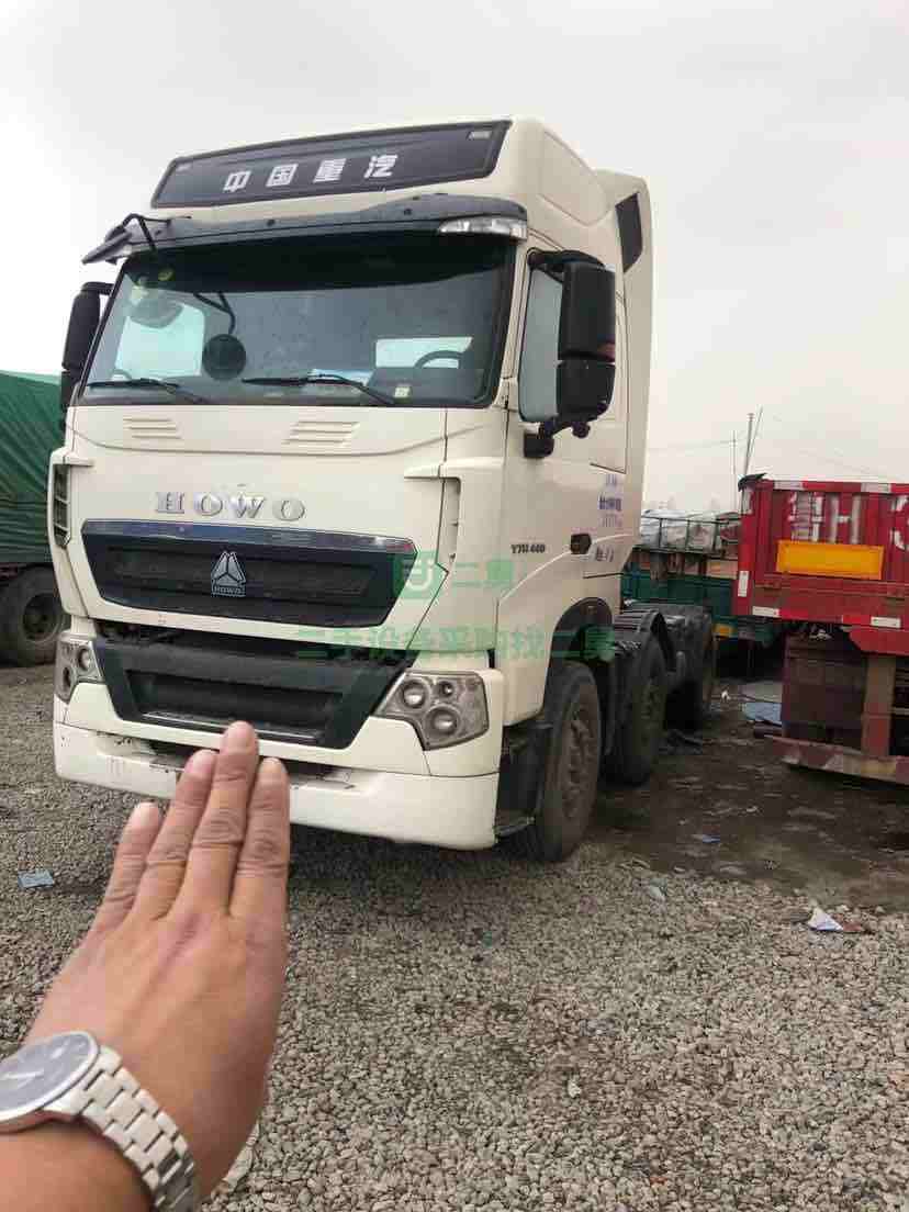 出售16年底國5排放豪沃T7牽引車