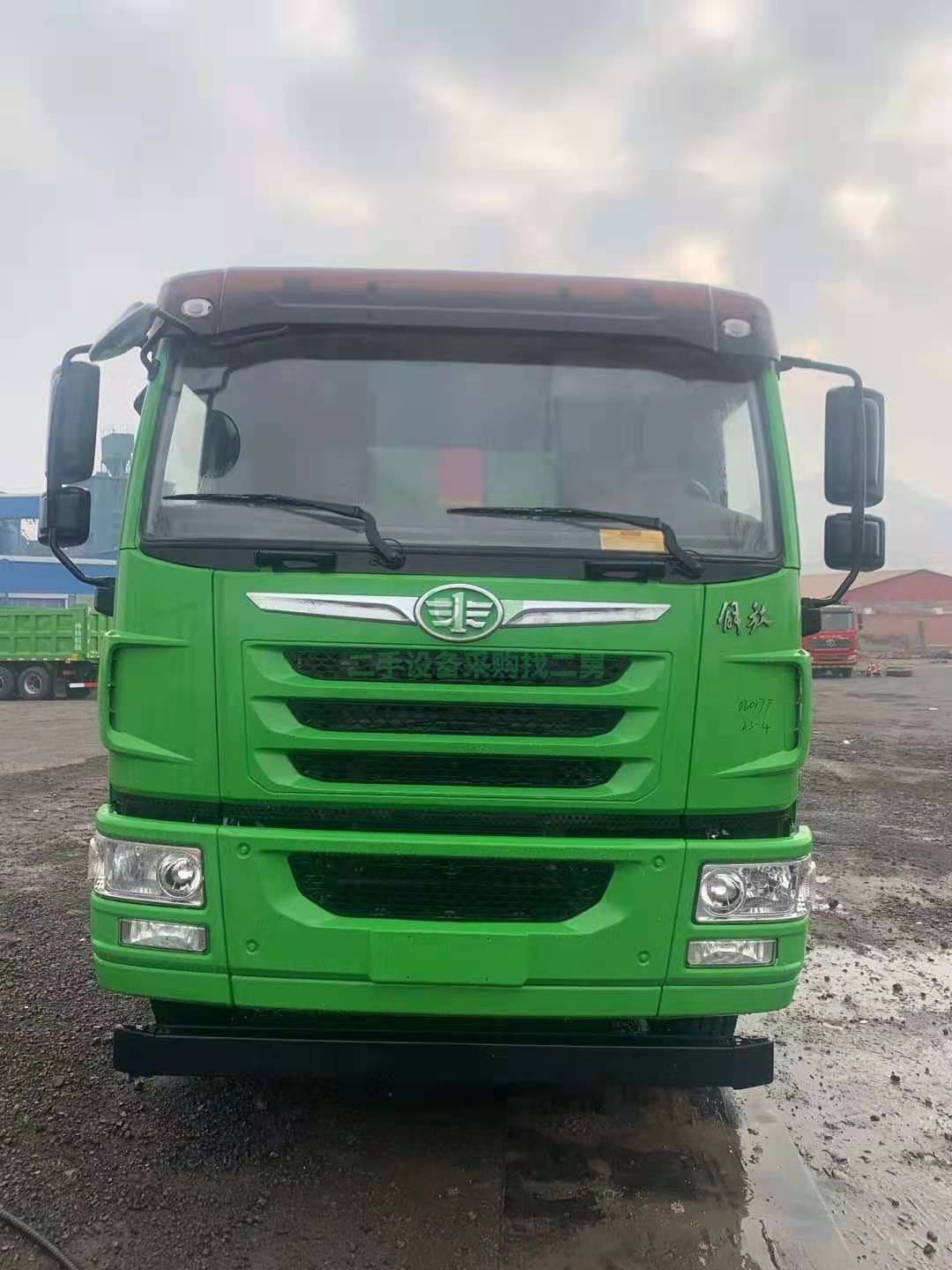 出售一臺2021年新車6.5米青皮解放漢威自卸車，320馬力