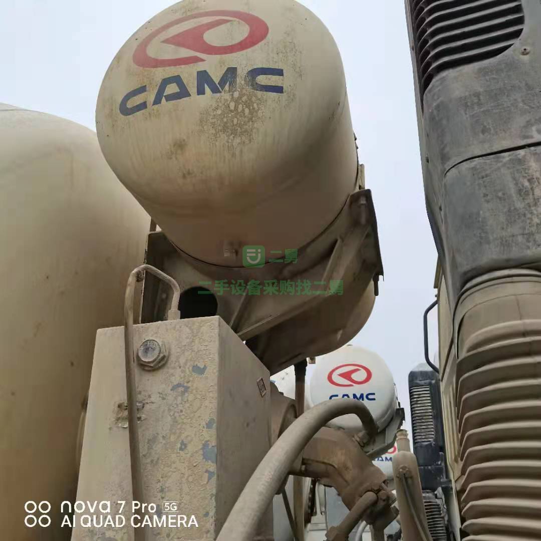 急售一臺(tái)17年國(guó)五10方罐攪拌車(chē)，星馬上裝