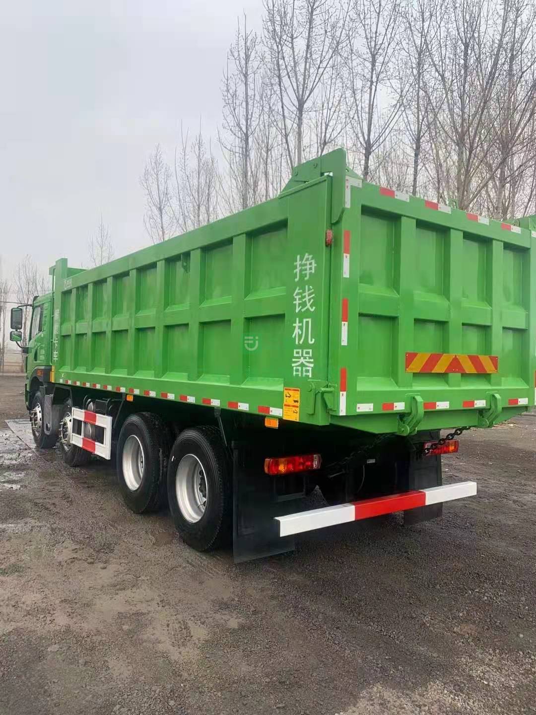 出售一臺2021年新車6.5米青皮解放漢威自卸車，320馬力