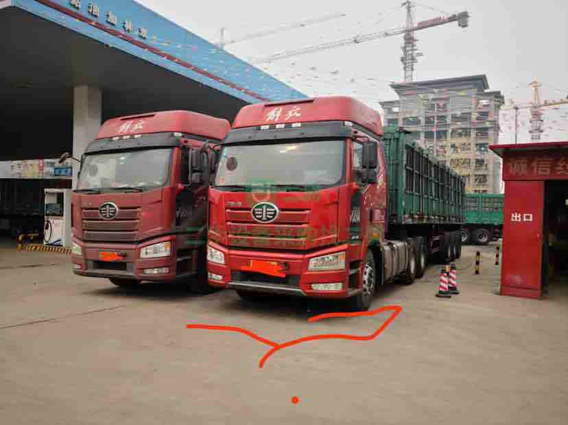 出售解放J6P-420馬力牽引車頭加掛車