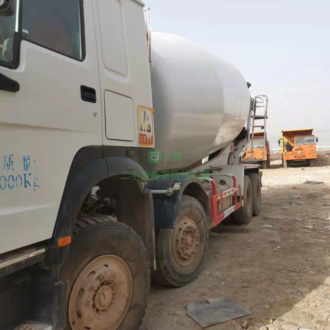 出售一臺18年豪沃國五，唐鴻上莊攪拌車，大二十方