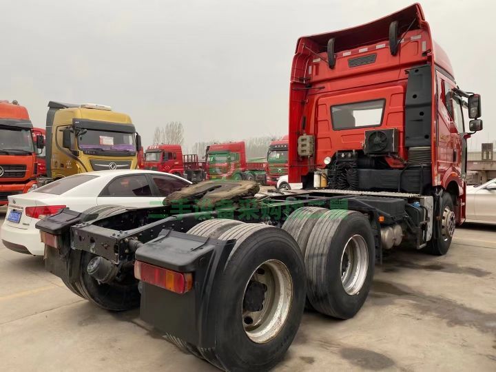 出售17年新款460馬力解放J6P牽引車車況精品