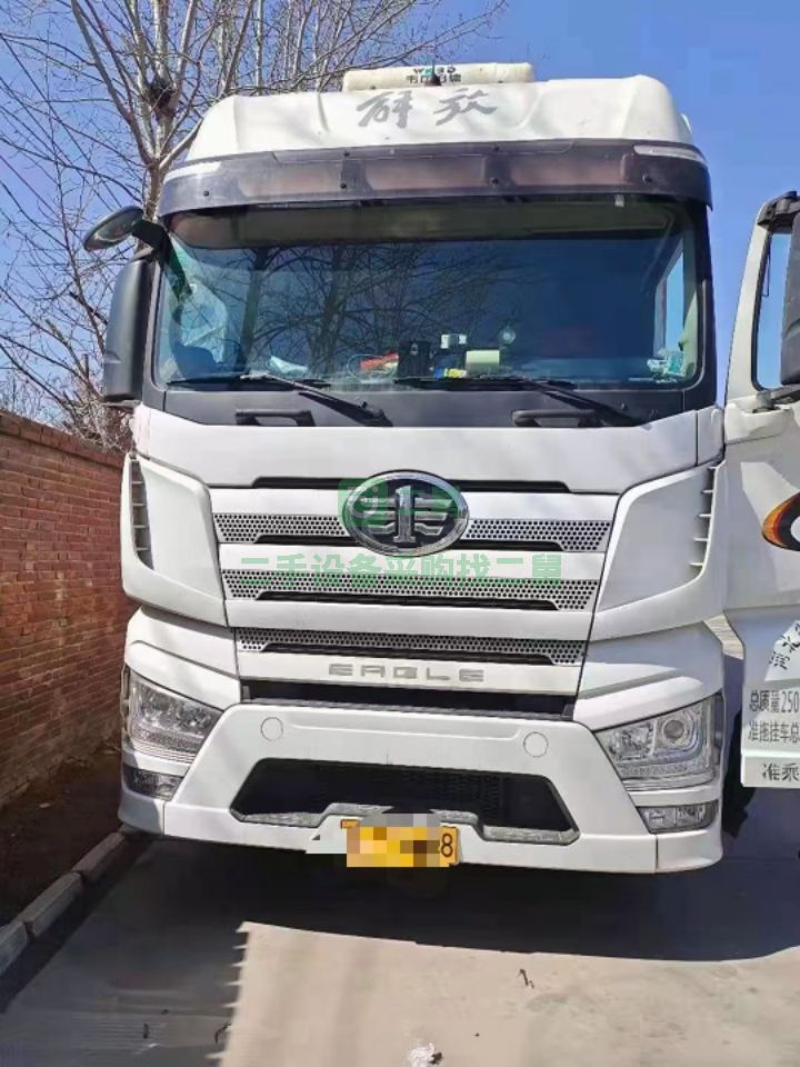 出售19年3月解放JH6牽引車550馬力雙驅(qū)輕體國五排放16速采埃孚