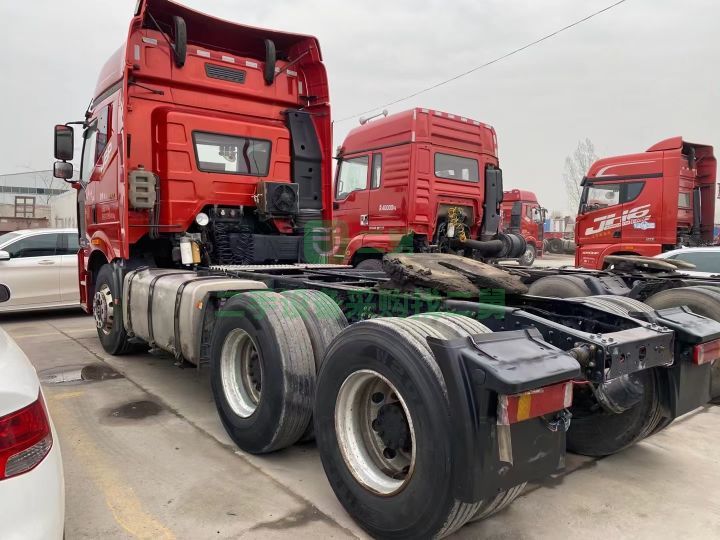 出售17年新款460馬力解放J6P牽引車車況精品