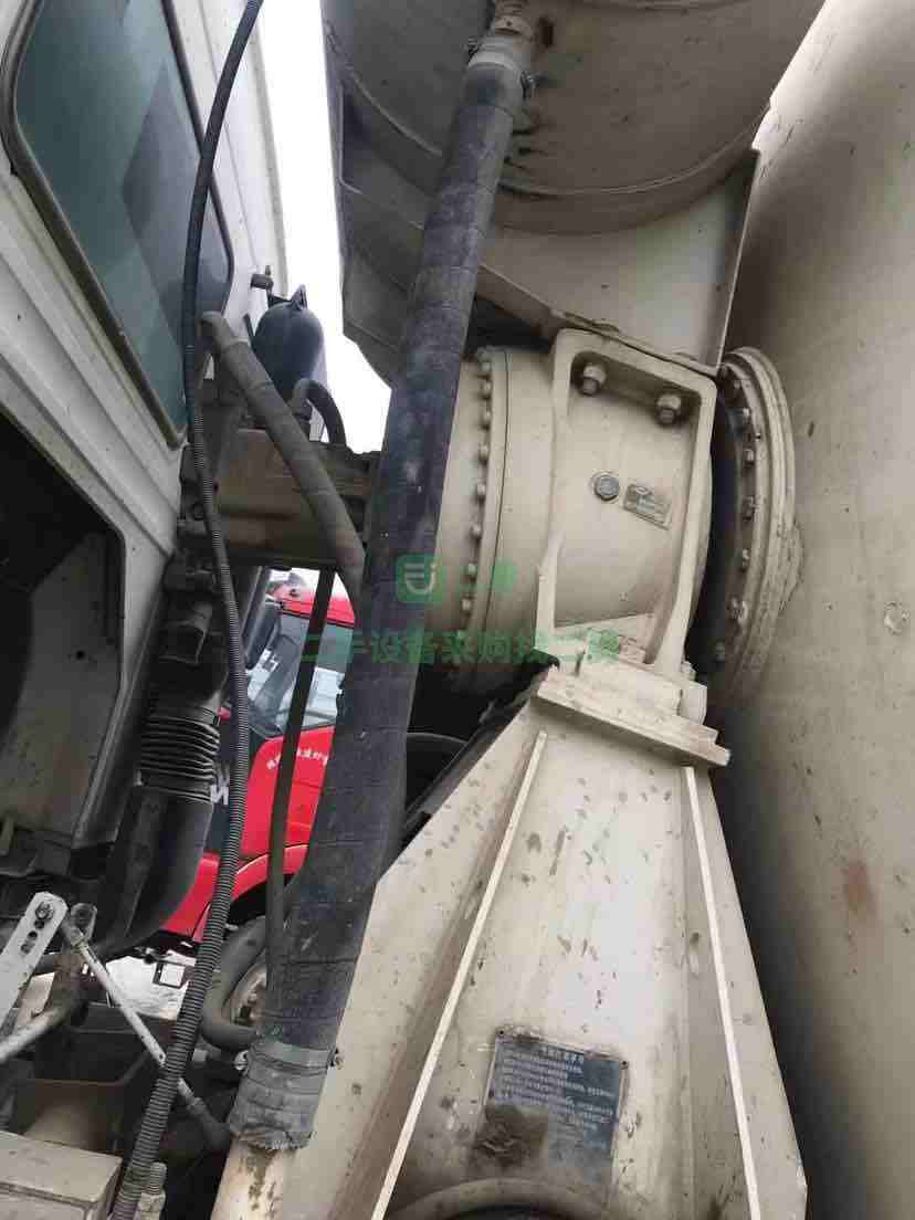 出售13年豪沃攪拌車，大18拉20方，可提檔可協議過戶