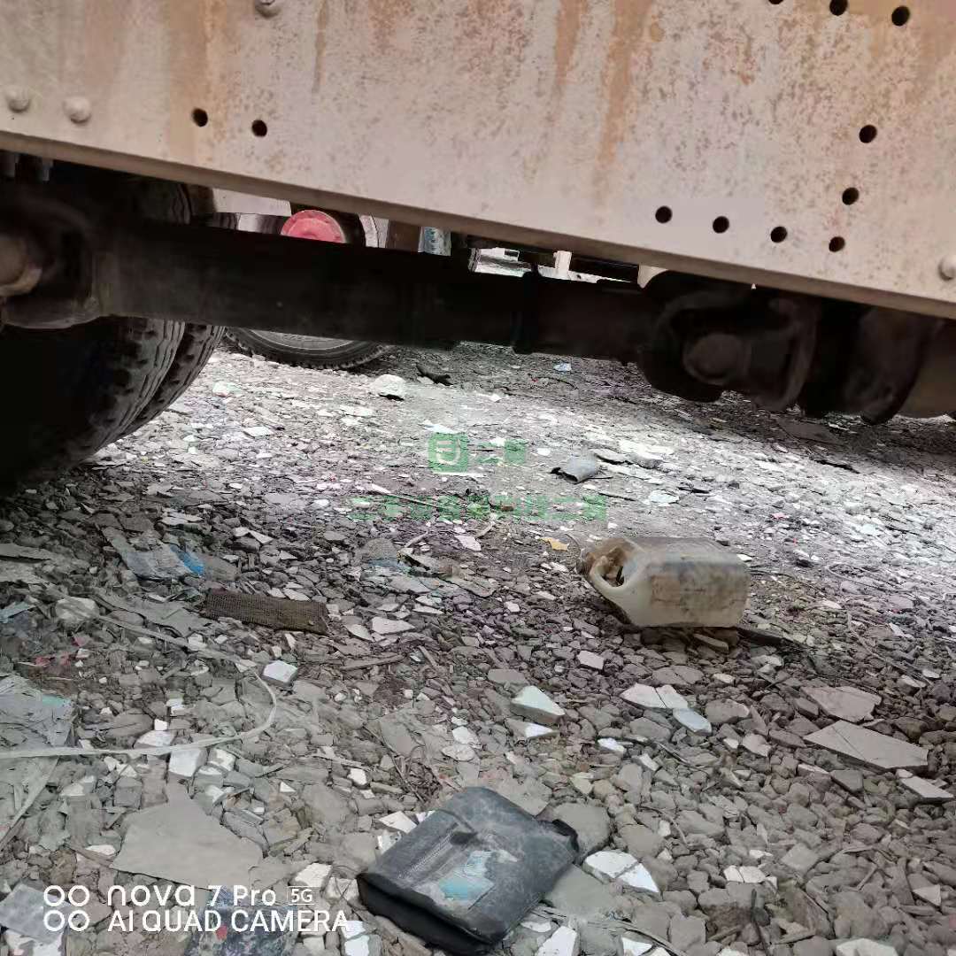 出售一臺15年國四德龍，濰柴發動機攪拌車，336馬力