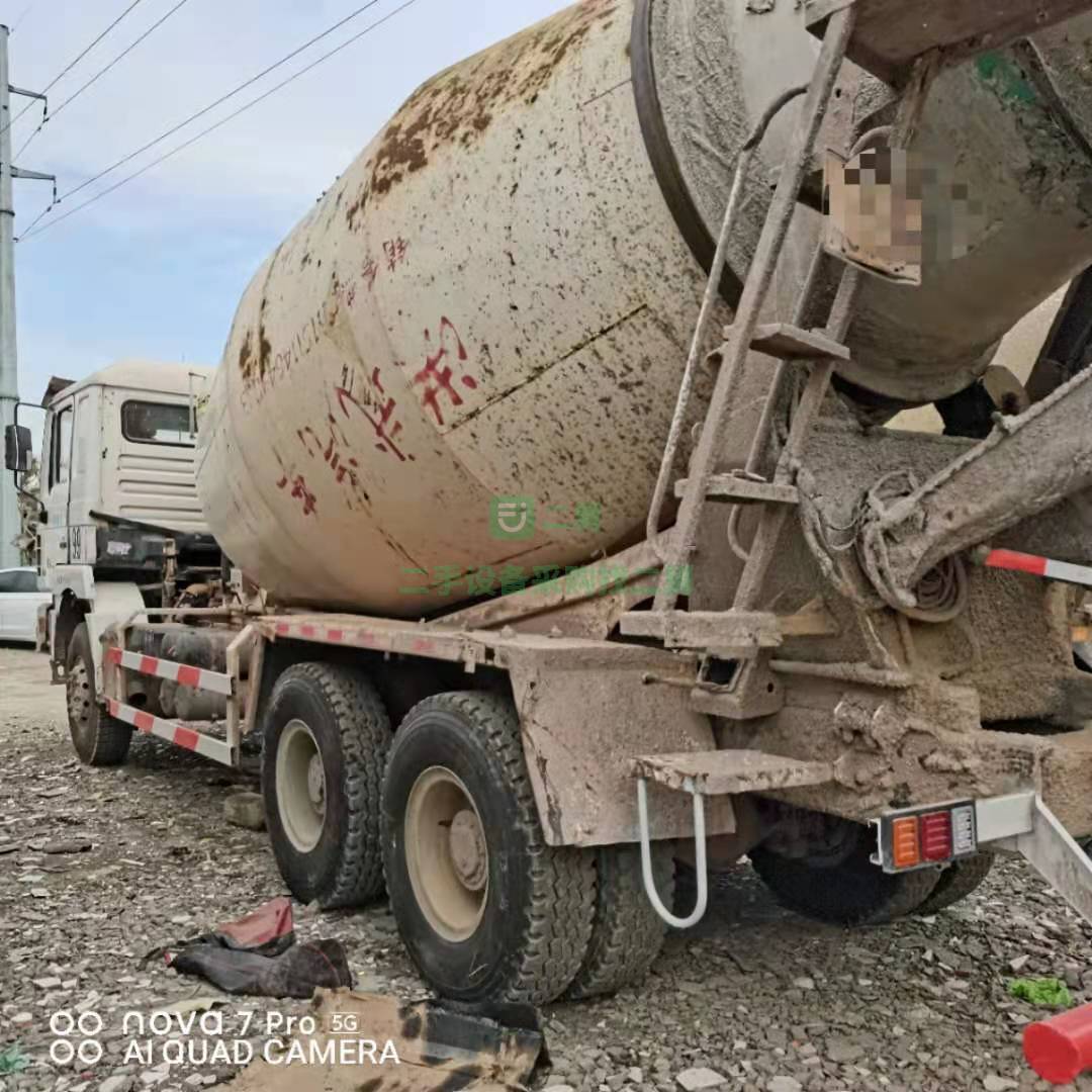出售一臺15年國四德龍，濰柴發動機攪拌車，336馬力