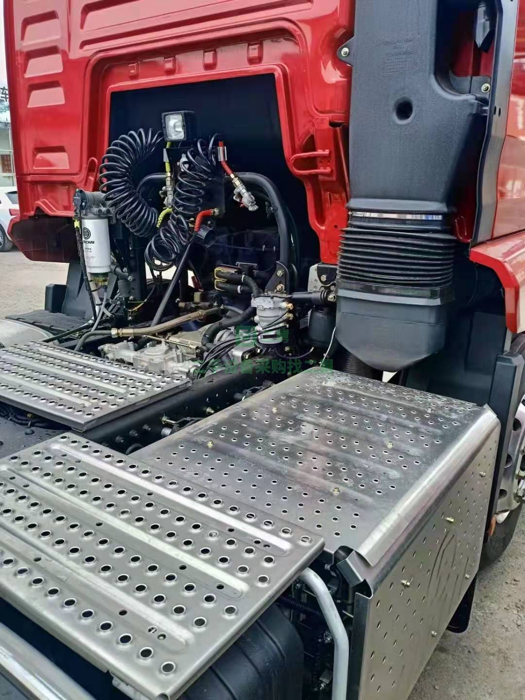 出售一臺陜汽德龍新m3000S，460馬力牽引車，輕量化版