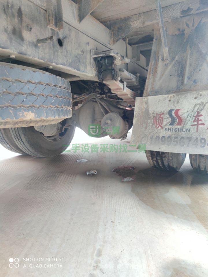 出售解放j6l240馬力6缸機，6.8米倉欄貨車！原版平整車況