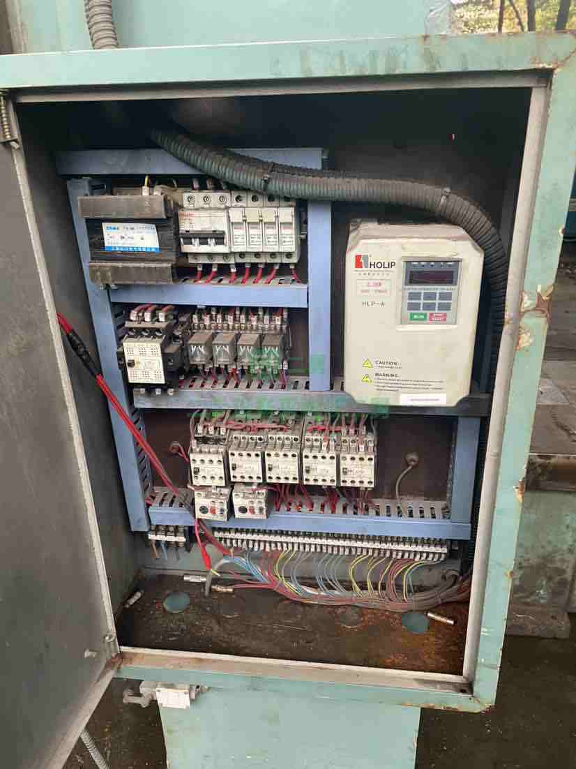 出售上海加典機床XW345單立柱側(cè)面銑床，加工長度1.6米，寬度720mm，主軸六速，帶變頻器