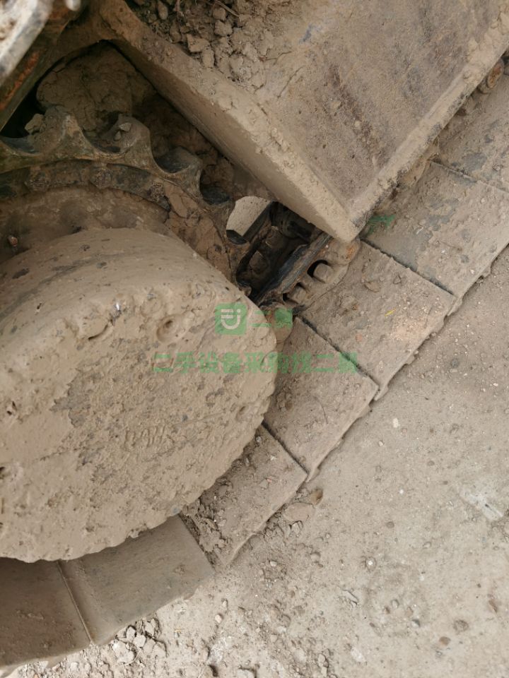 出售二手八成新的小松22O一8MO挖掘機
