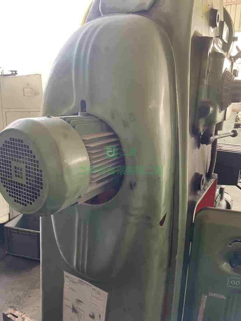 出售北京5032立銑床，九成新，可試機