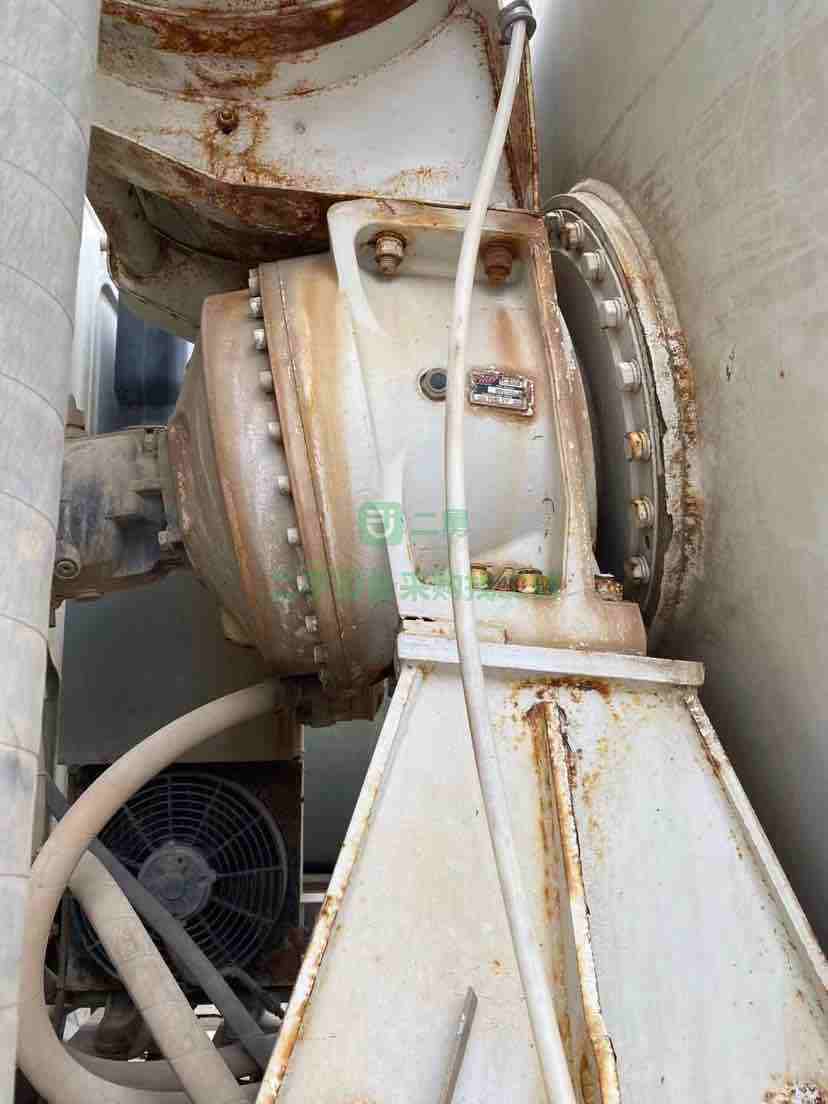 出售1臺攪拌站17年豪沃攪拌車，亞特上裝大20方，車況極品，包提檔，價格便宜