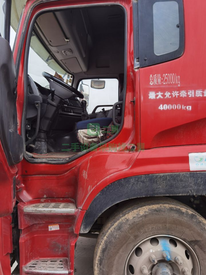 出售19年5月東風天龍vL/450馬力牽引車，帶8.5米平板后翻