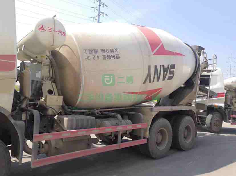 出售19年三一大14方攪拌車，手續(xù)辦提檔過戶，價格便宜