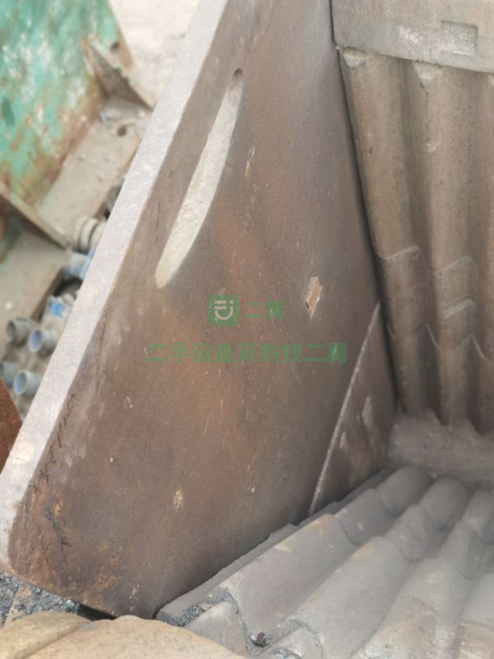 出售二手上海路橋912鄂式破碎機帶電機現貨