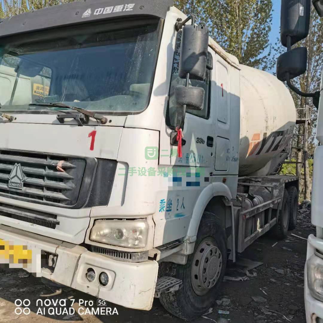 出售一臺11年豪沃大14拉16方攪拌車，亞特上裝