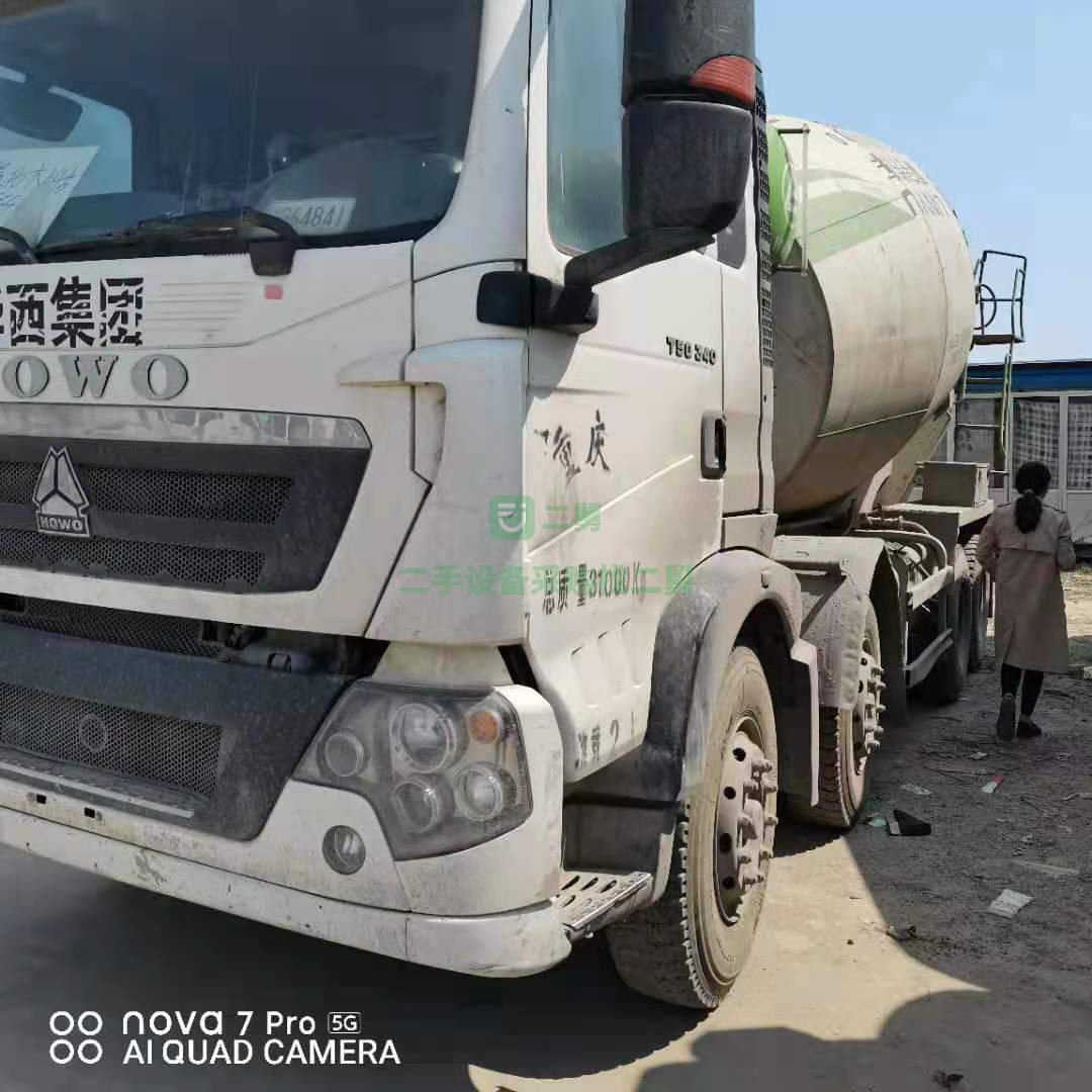 出售一臺17年8月國五輕量化大12方攪拌車，凌宇上裝