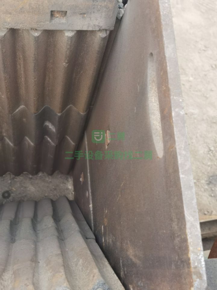 出售二手上海路橋912鄂式破碎機帶電機現貨