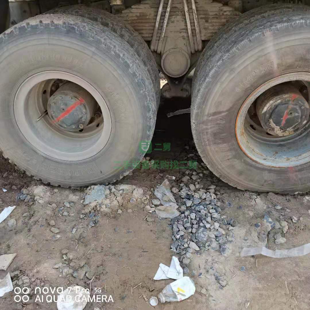 出售一臺14年國四豪沃大12方攪拌車，三一上裝