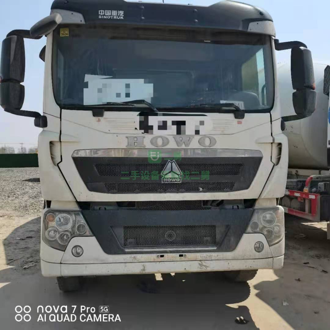 出售一臺17年8月國五輕量化大12方攪拌車，凌宇上裝