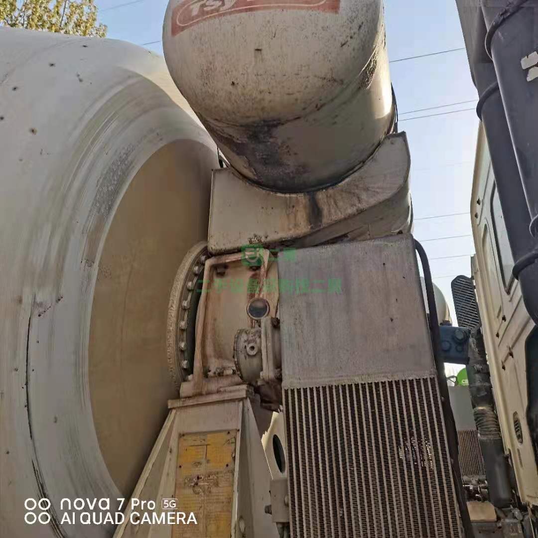 出售一臺11年豪沃大14拉16方攪拌車，亞特上裝