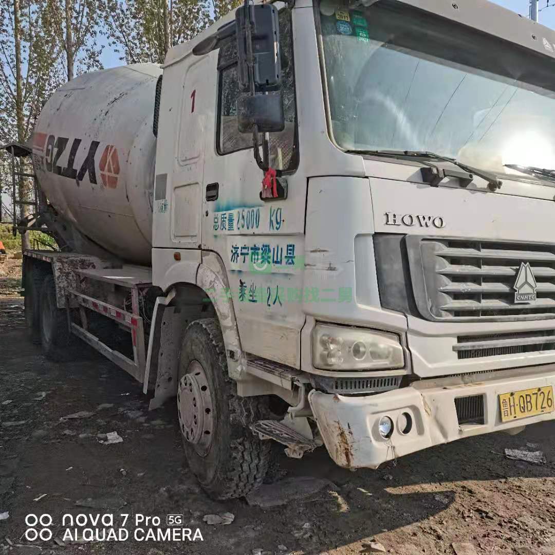 出售一臺11年豪沃大14拉16方攪拌車，亞特上裝