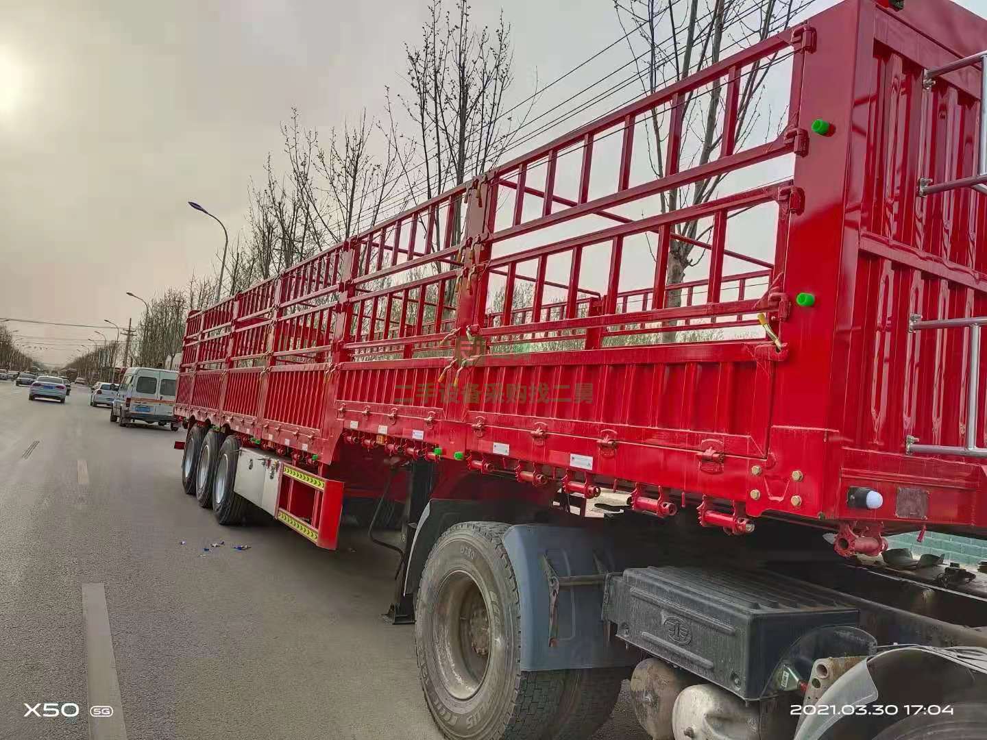 低價出售一臺輕量化純新車，高低花籃掛半掛車
