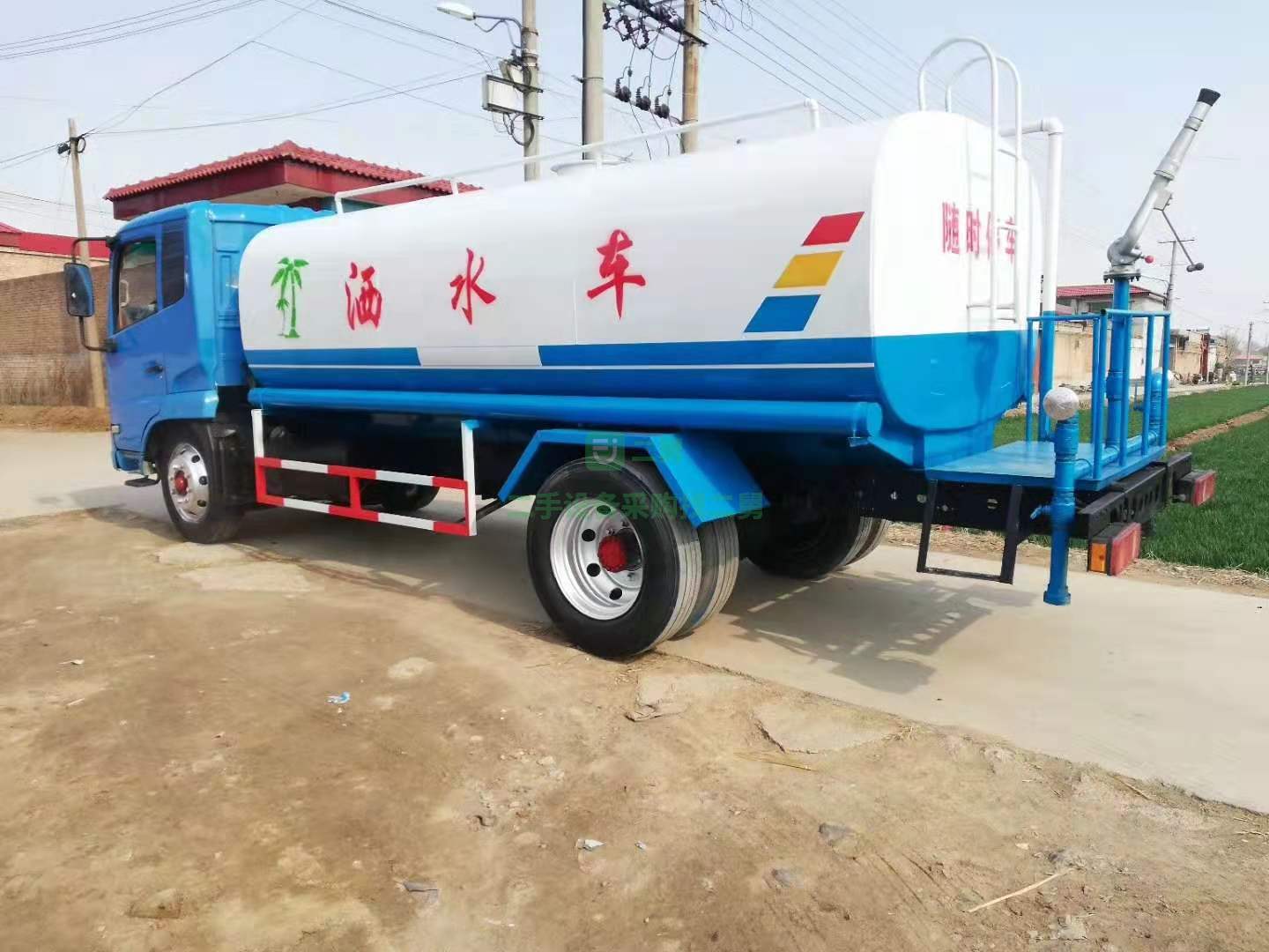 出售東風(fēng)天錦灑水車價(jià)格3.3萬