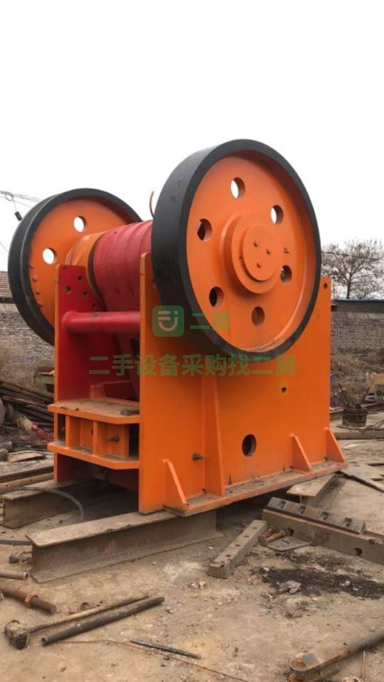 出售上海建設路橋750/1060鄂式破碎機一臺，設備已檢修