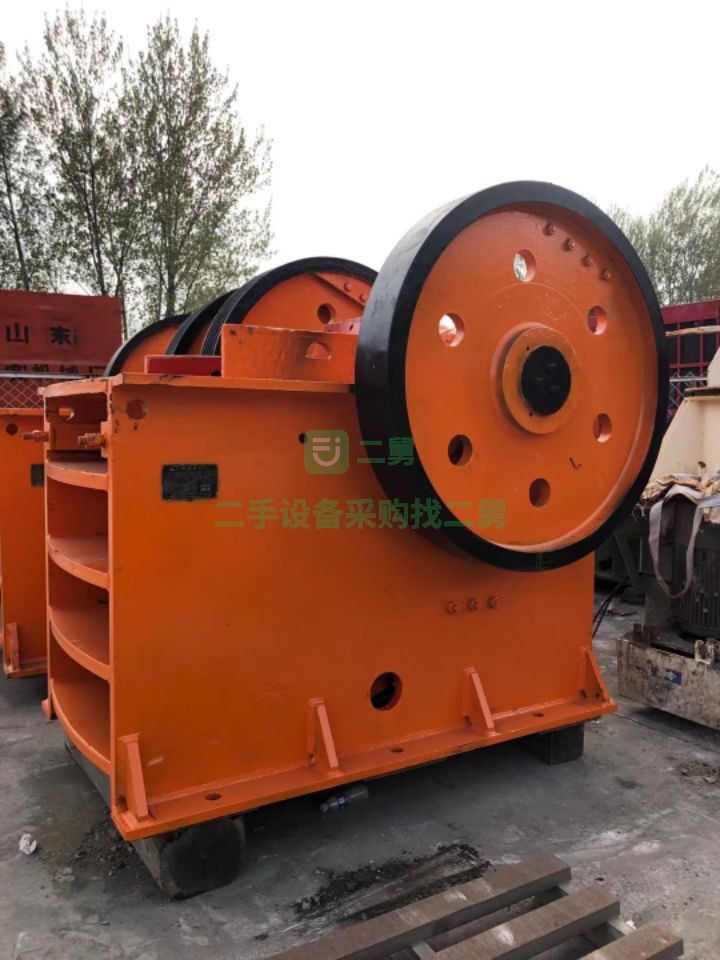 出售上海建設(shè)路橋600/900鄂式破碎機