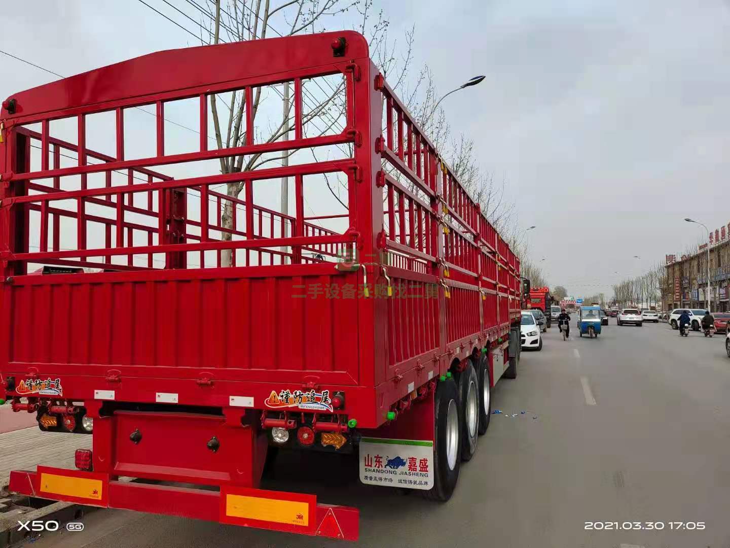 低價出售一臺輕量化純新車，高低花籃掛半掛車
