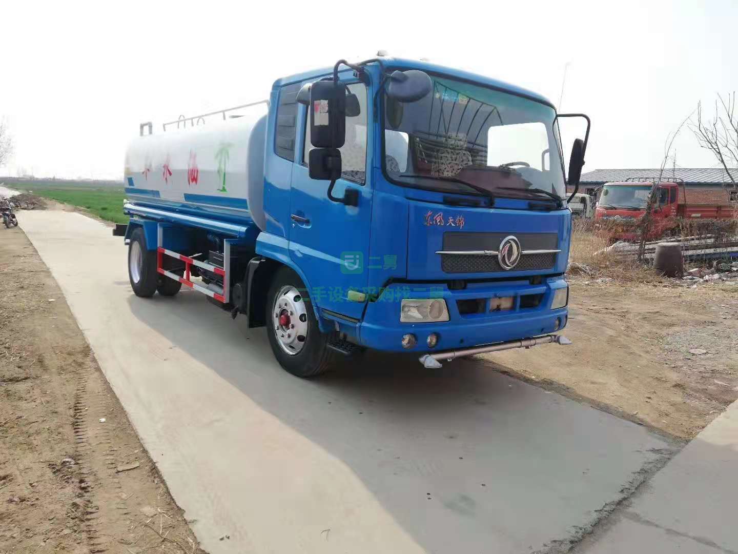 出售東風(fēng)天錦灑水車價(jià)格3.3萬
