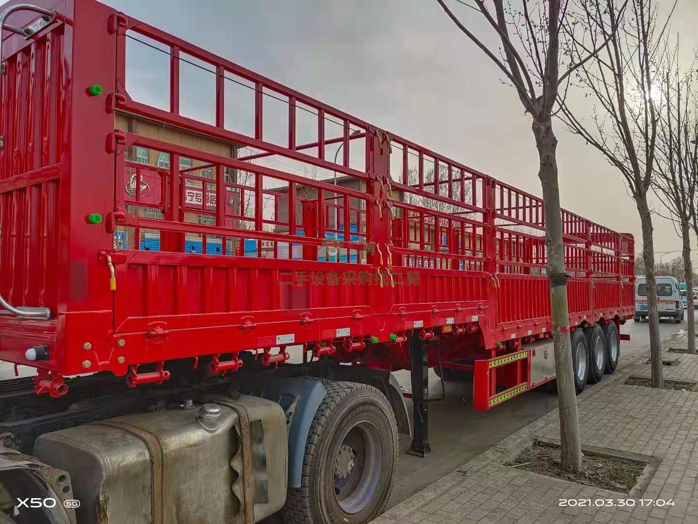 低價出售一臺輕量化純新車，高低花籃掛半掛車