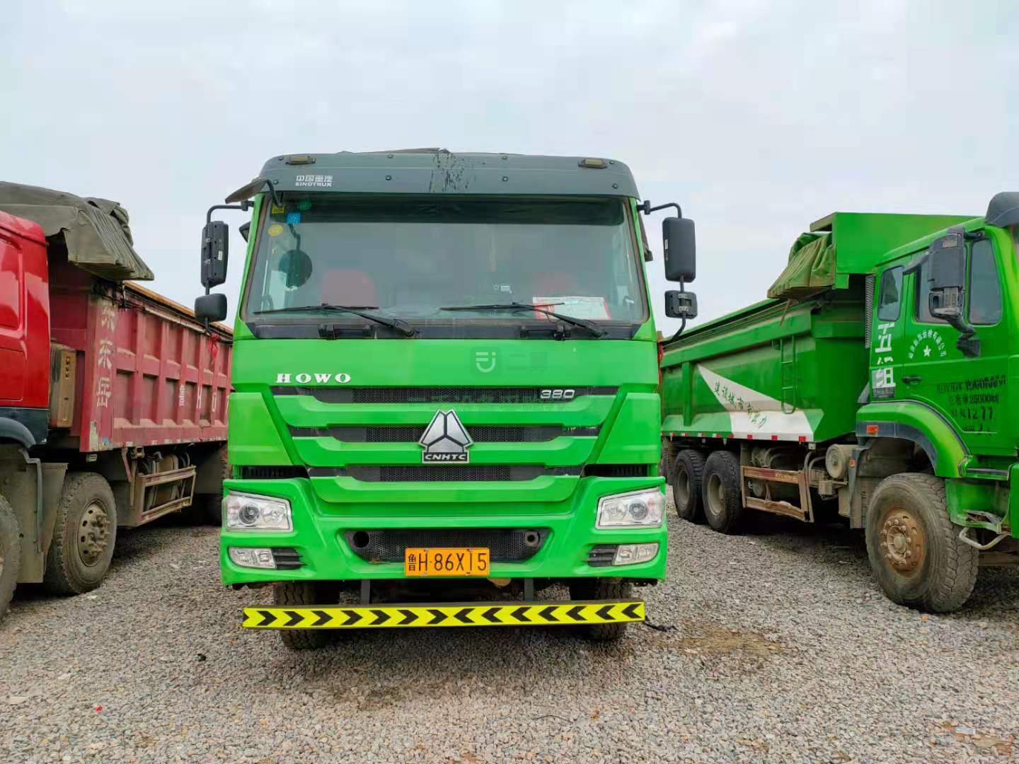 出售一臺前四后八歐曼19年的自卸車