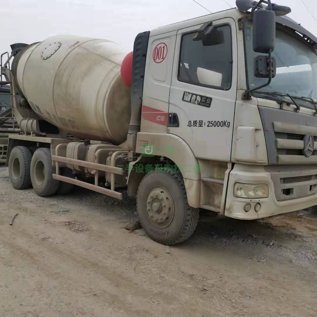 出售一臺16年11月三一C6攪拌車，十二方，車況沒洗沒刷